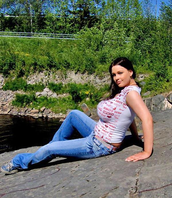 25P Curvy Beauties 67 Clothed Edition