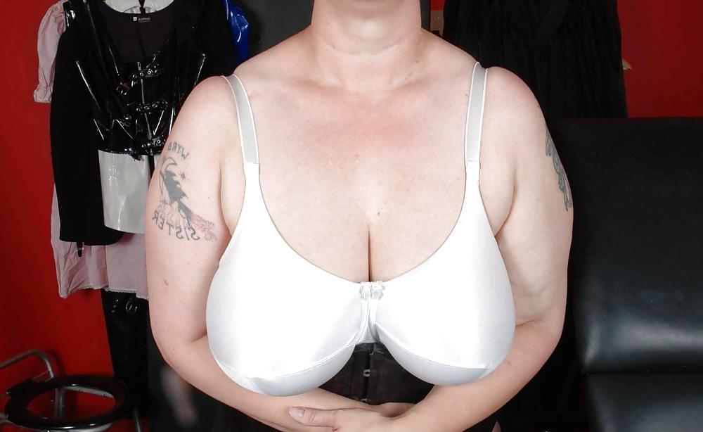 25P Bras on random women a few faves.