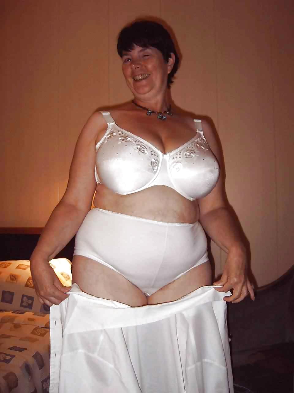 25P Bras on random women a few faves.