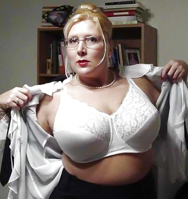 25P Bras on random women a few faves.