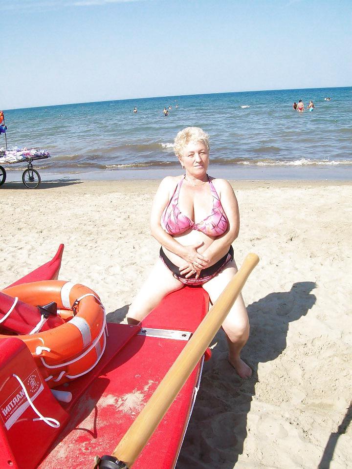 25P Busty granny Gina