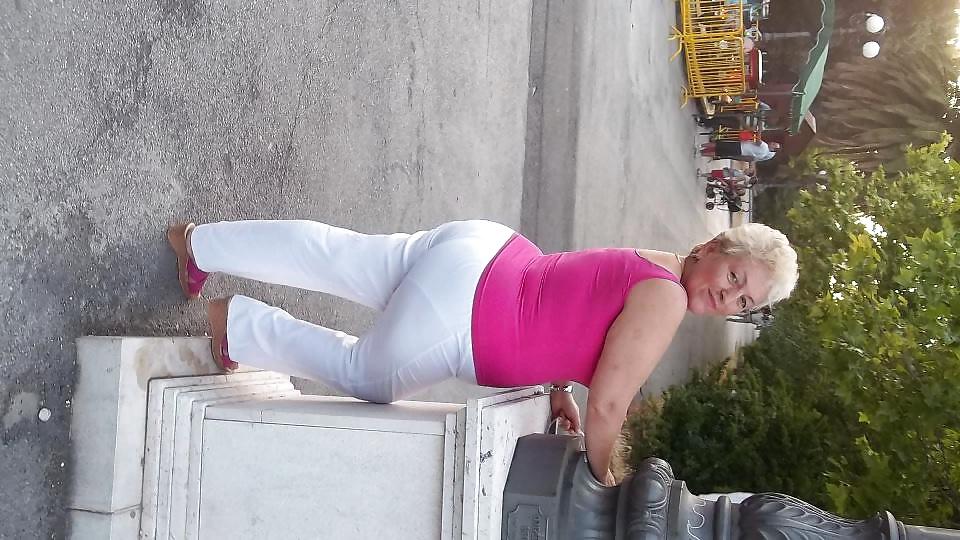25P Busty granny Gina