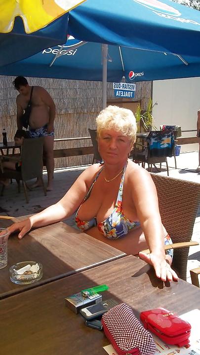 25P Busty granny Gina