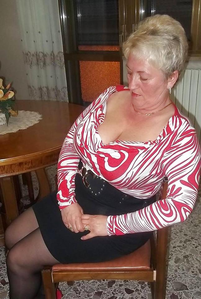 25P Busty granny Gina