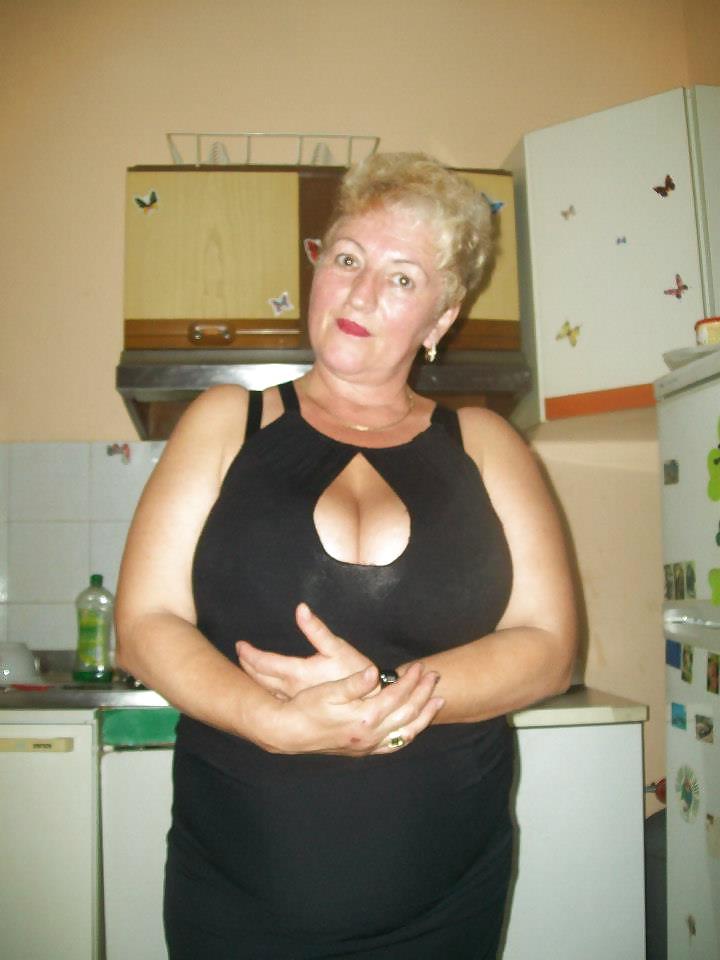 25P Busty granny Gina