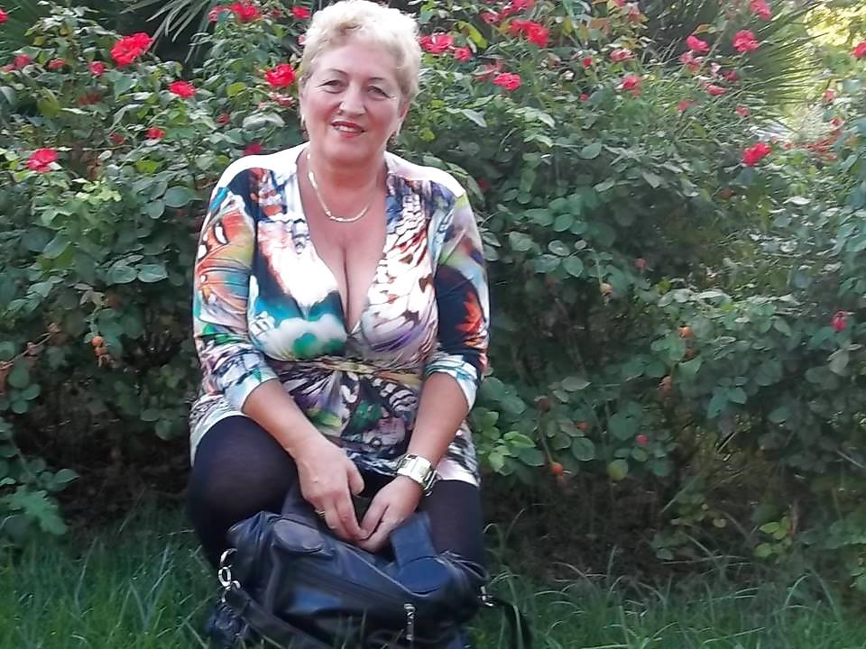 25P Busty granny Gina