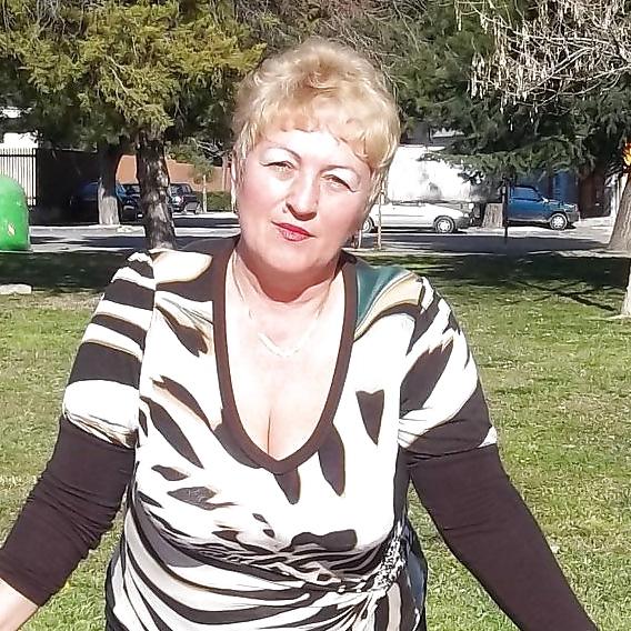25P Busty granny Gina