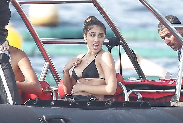 25P Lourdes Leon (Madonna's lookalike daughter)