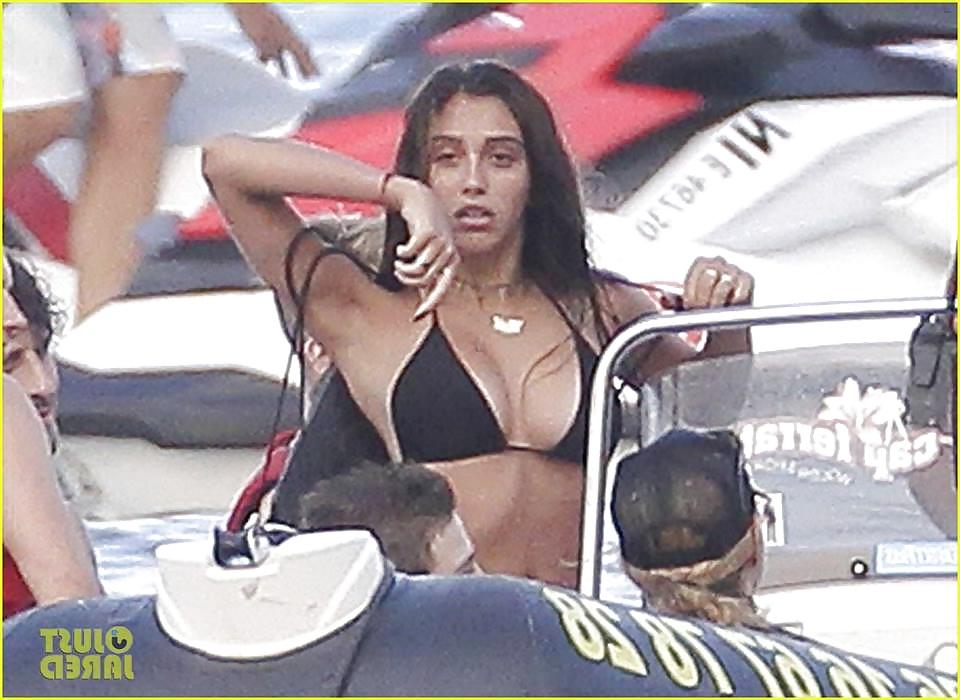 25P Lourdes Leon (Madonna's lookalike daughter)