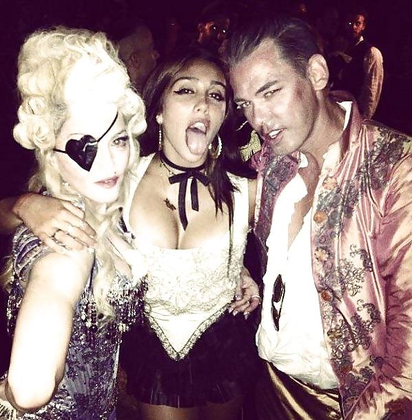 25P Lourdes Leon (Madonna's lookalike daughter)