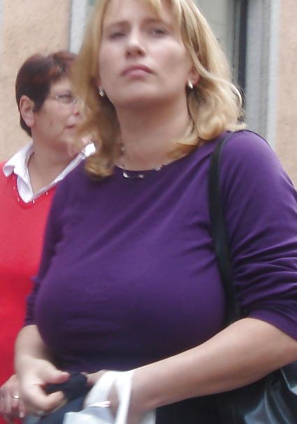 25P Voyeur Candid Shots
