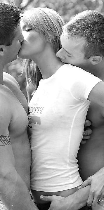 25P Black-and-White mfm threesome pics