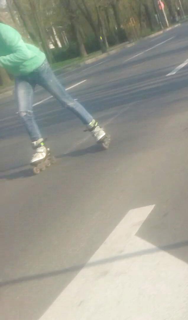 25P Spy bikegirls and rolles romanian