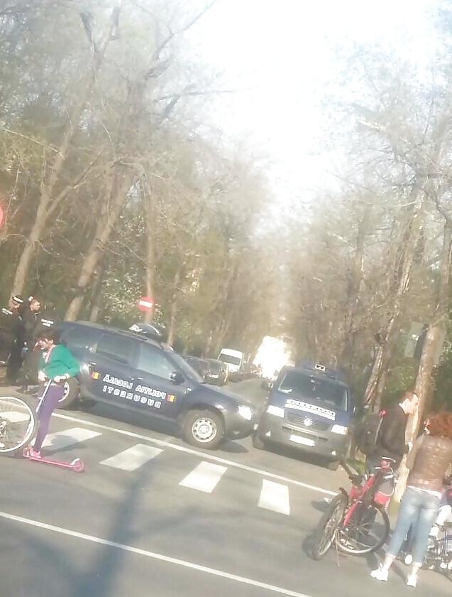 25P Spy bikegirls and rolles romanian