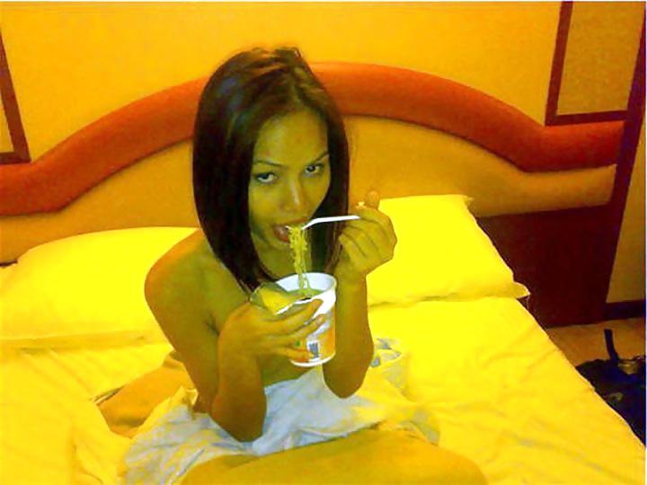25P Ladyboy Earn from Bangkok