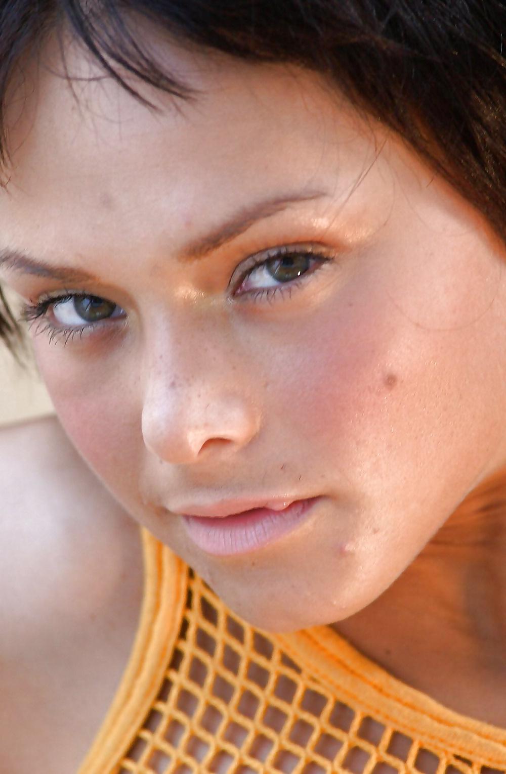 21P Pas nues, hypra-sexy - non nude, yet so hot