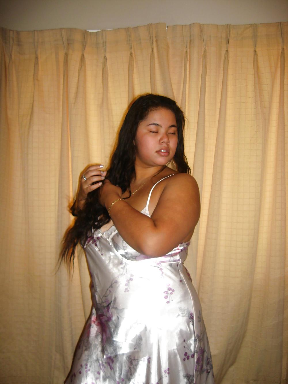 25P Chubby asian