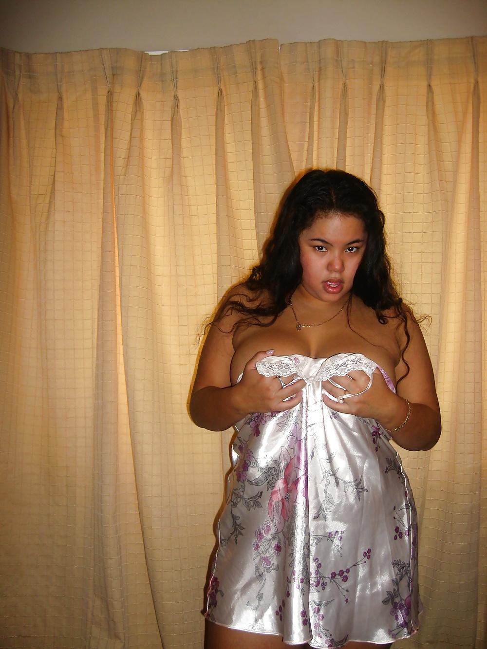25P Chubby asian