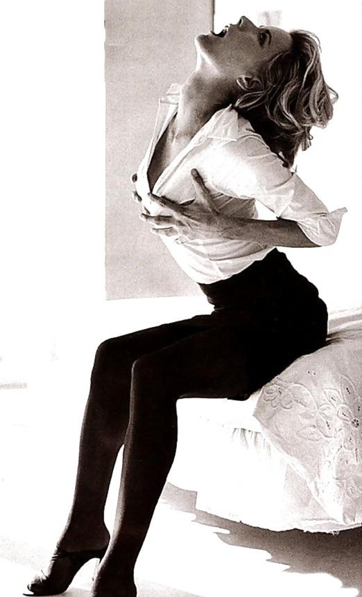 7P Celebs - Tea Leoni