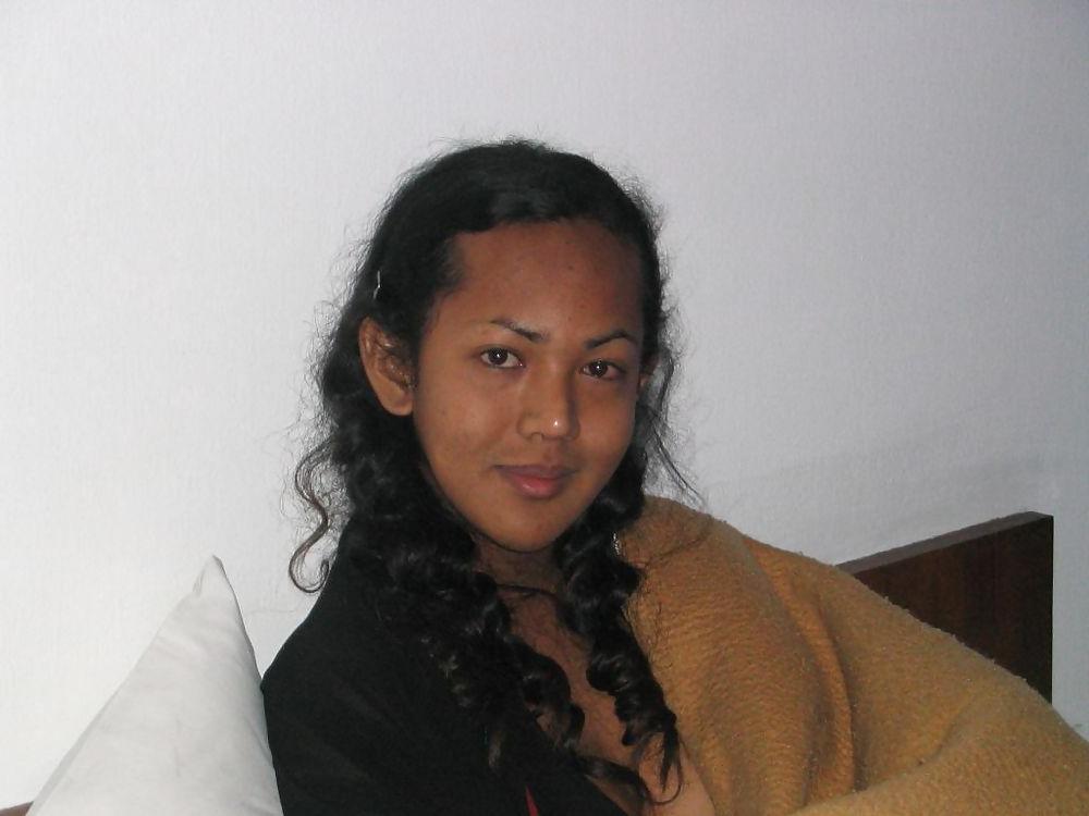25P Bangkok Ladyboy Nui