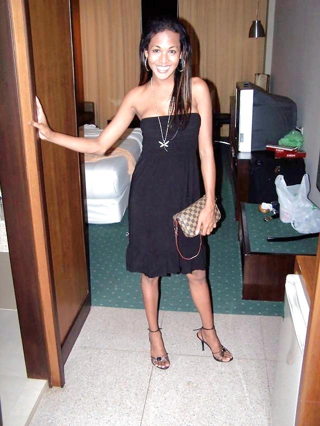 25P Bangkok Ladyboy Nui