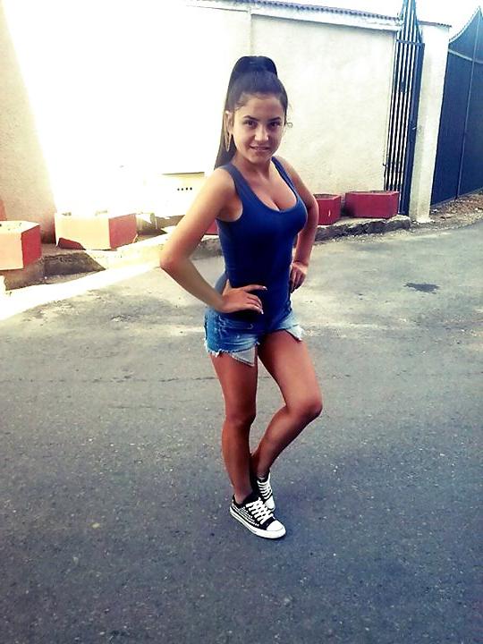 24P Romanian girl: iulia