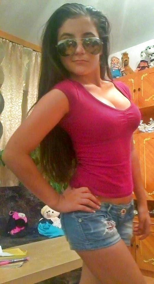 24P Romanian girl: iulia