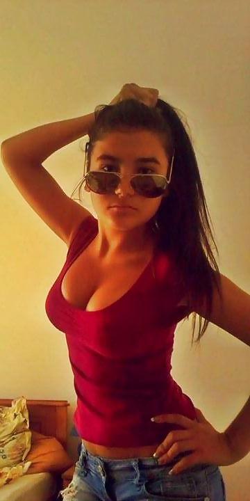 24P Romanian girl: iulia