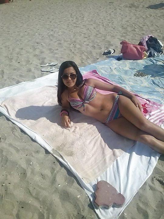 24P Romanian girl: iulia