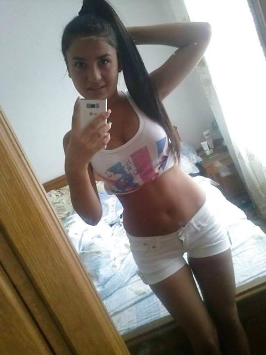 24P Romanian girl: iulia