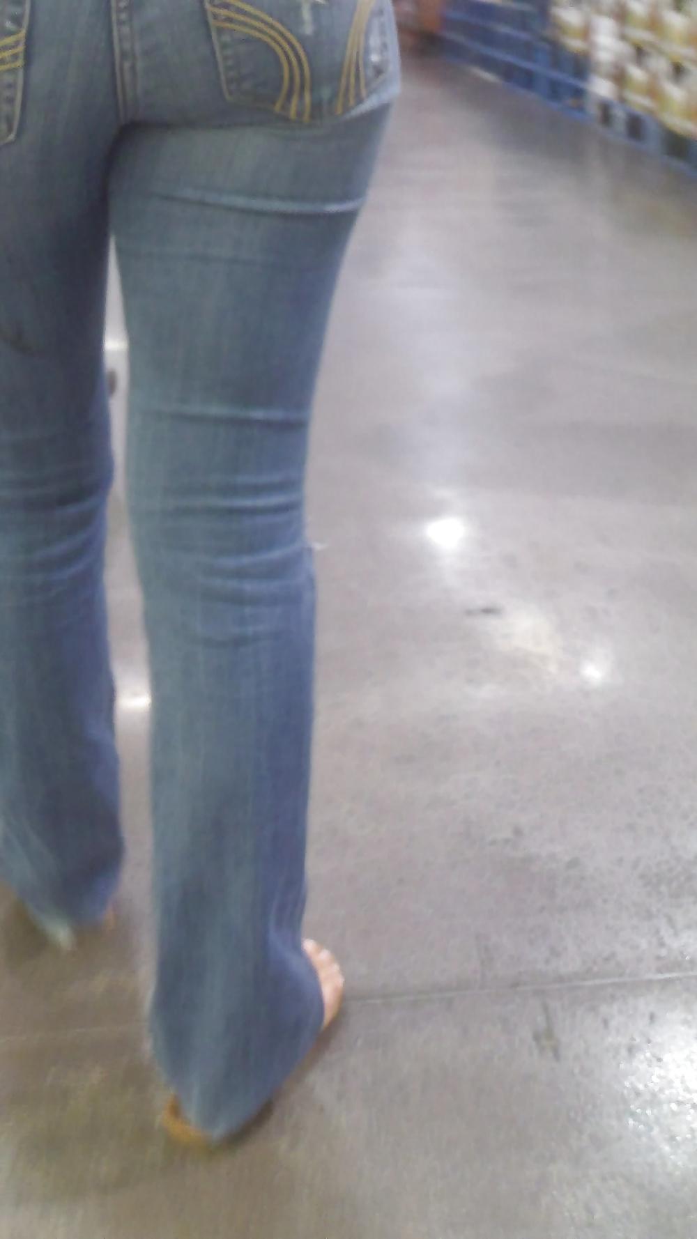 25P Popular teen girls ass & butt in jeans part 3