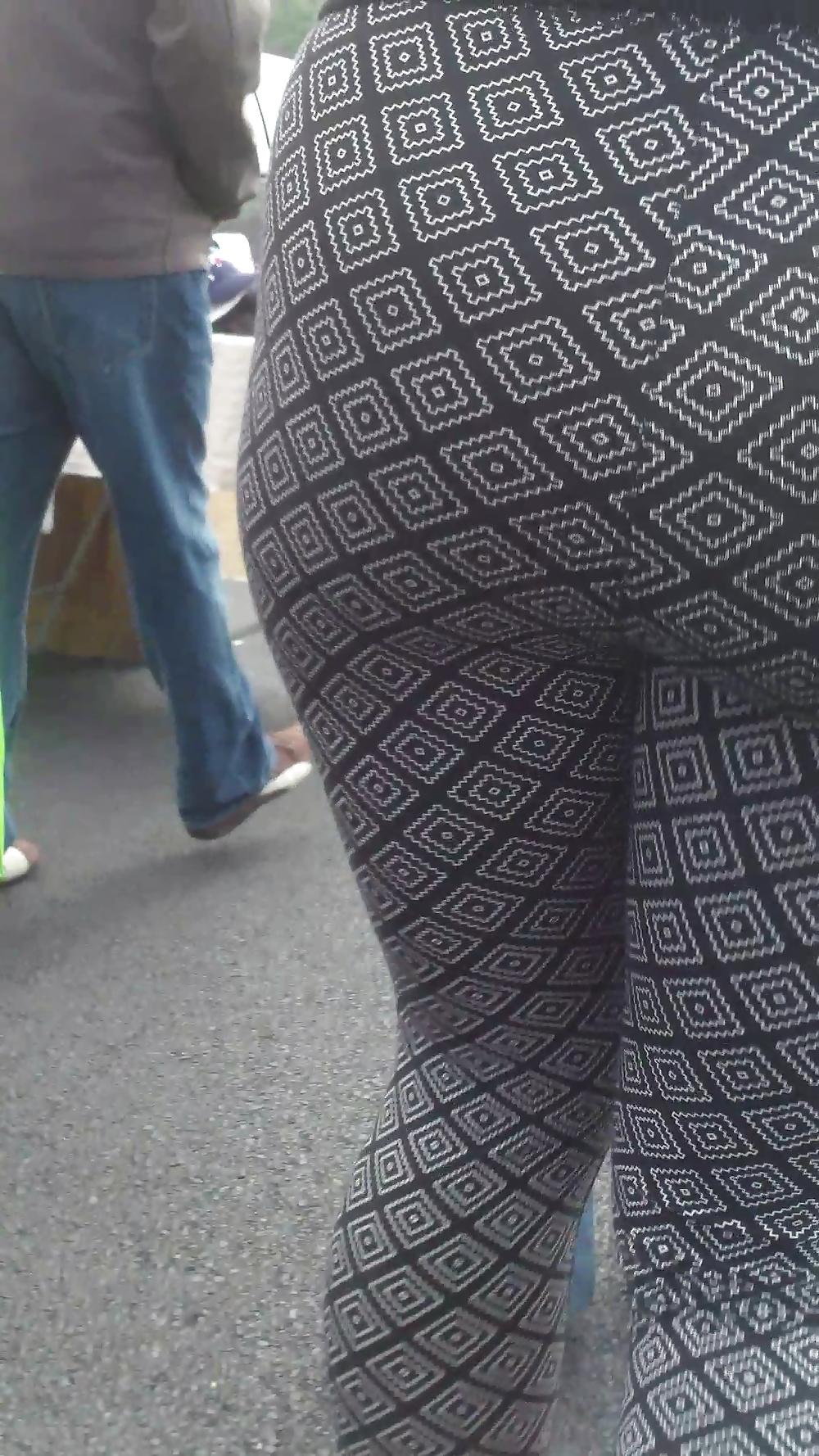 25P Popular teen girls ass & butt in jeans part 3