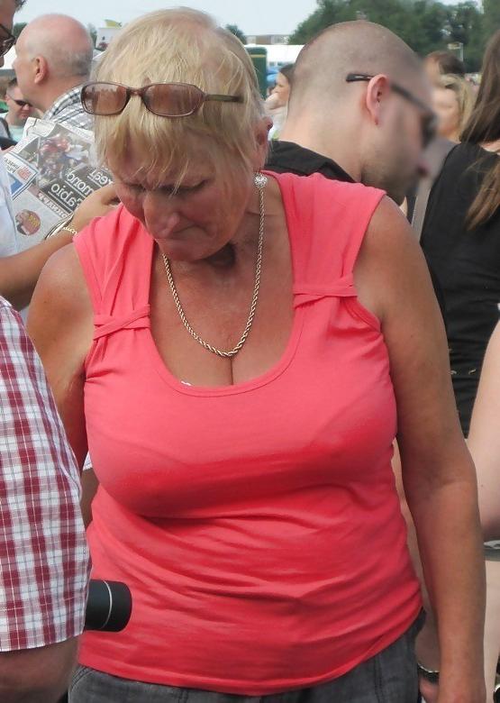 20P Not naked busty mature women 5.