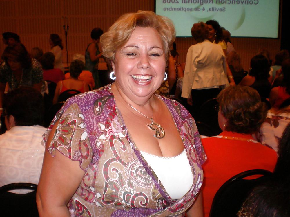 20P Not naked busty mature women 5.