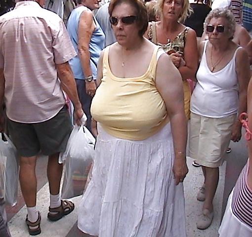 20P Not naked busty mature women 5.