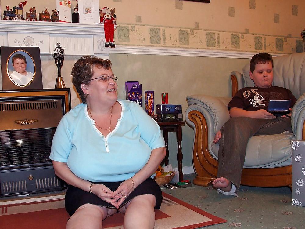 20P Not naked busty mature women 5.