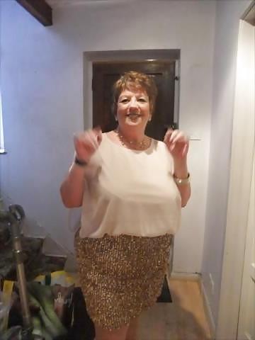 20P Not naked busty mature women 5.
