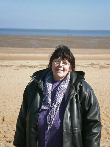 20P Not naked busty mature women 5.
