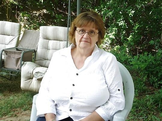 20P Not naked busty mature women 5.