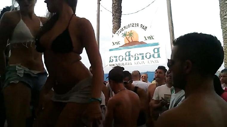 25P Wild sexy party chicks