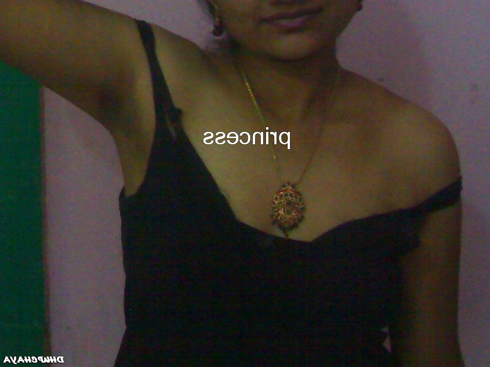 25P HOT TAMIL LADY VINAYAA 10