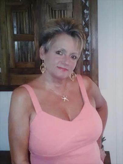 20P Not naked busty mature women 6.