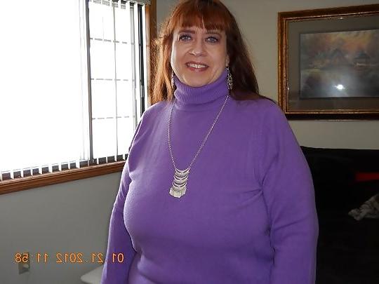 20P Not naked busty mature women 6.