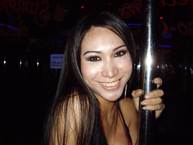 25P Pattaya Ladyboy Benz