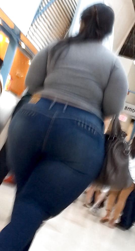 10P HUGE MEGA butt Latina Milf in Jeans VOYEUR CANDID