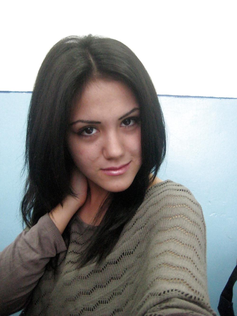 25P Hot Young Facebook Teen Girl Selfies
