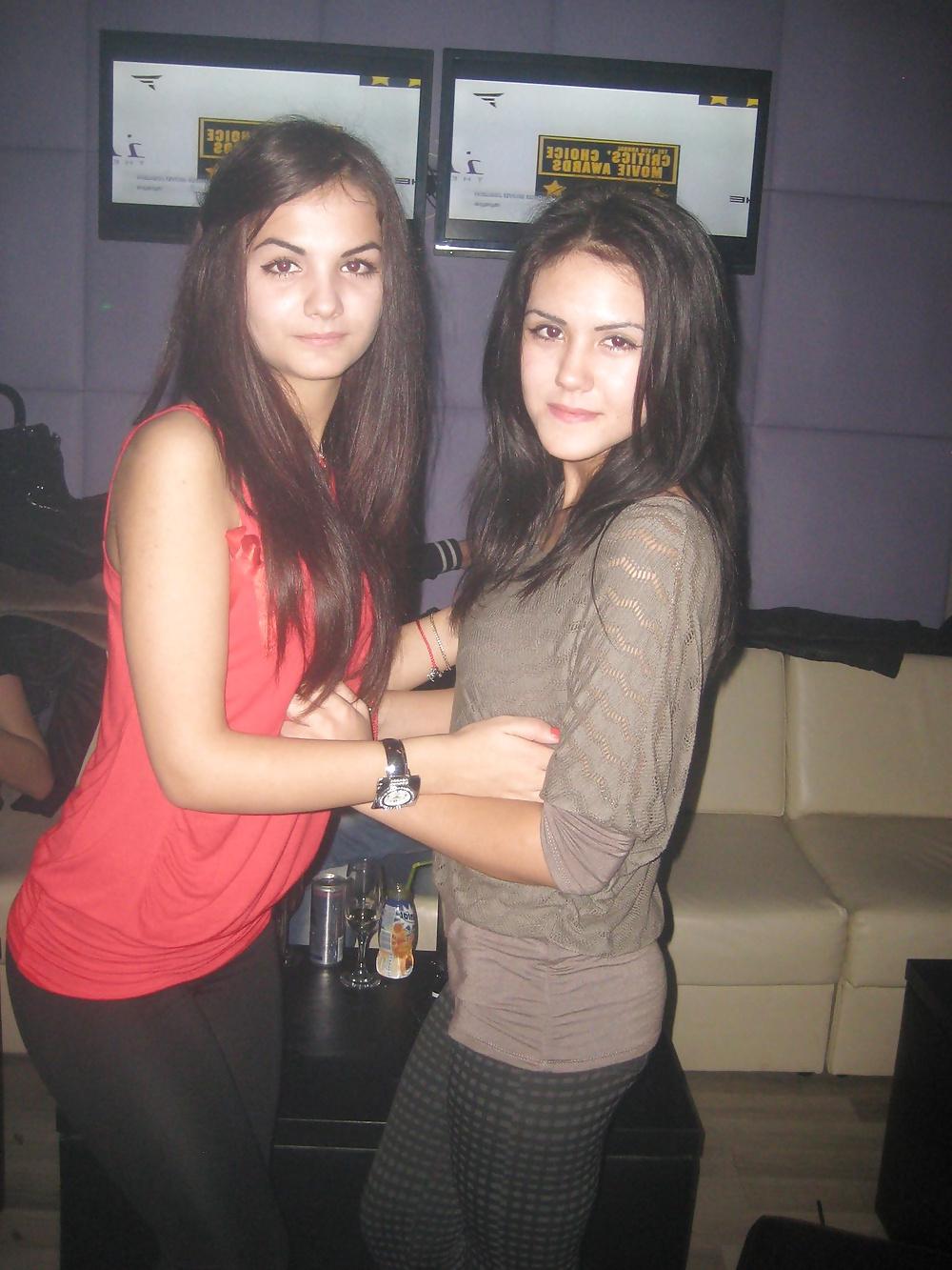 25P Hot Young Facebook Teen Girl Selfies