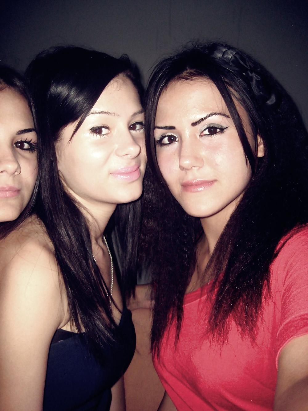 25P Hot Young Facebook Teen Girl Selfies