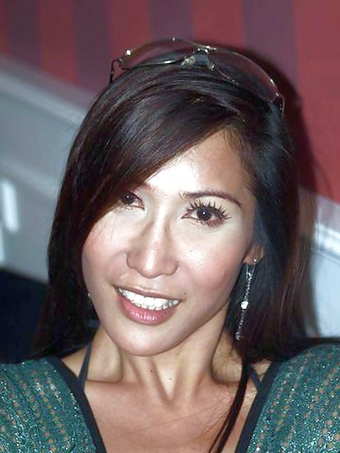 25P Bangkok Ladyboy Pim