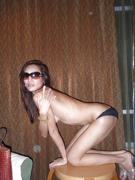 25P Bangkok Ladyboy Pim